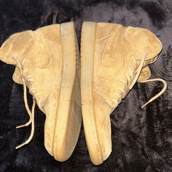 Nike Air Jordan 1 Retro High OG (Wheat) - Picture 2 of 6